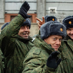 Зображення мобілізованих військових на передовій