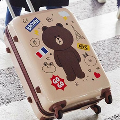 Чорна валіза на білому фоні