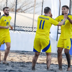 Чоловіча збірна України пляжного футболу перемогла