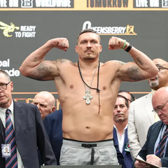 Усик на weigh-in с рекордным весом