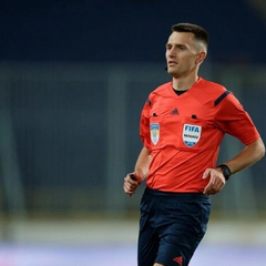 Українські арбітри на футбольному матчі