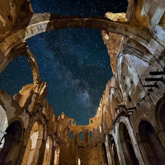 Руїни і тиша: туристів вабить село-музей