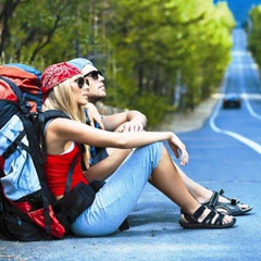 сумки з горілкою та ліхтариком