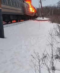 Поезд, обстрелянный дронами на Харьковщине