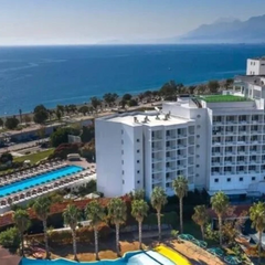 В Анталії закривають готелі через порушення