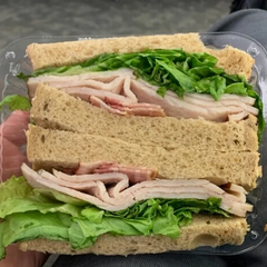 Штраф за бутерброд: попередження авіакомпаній