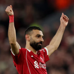 Mohamed Salah signs a contract