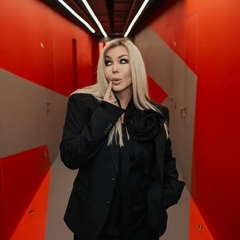 Ірина Білик співає пісні на російській