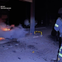 Нічна атака на Запоріжжі: поранено жінку, пошкоджено АЗС та будинки