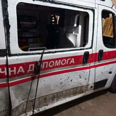 Медики та автомобілі під обстрілами