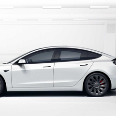 Tesla приостановила прием заявок