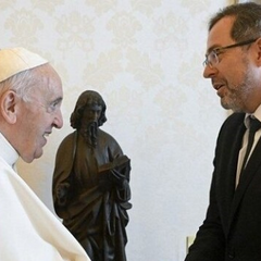 Папа римський прибуває до Бучі