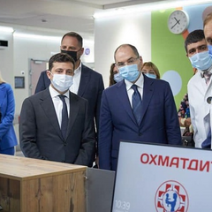 Мальчик с оставшейся рукой после операции