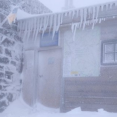 Снег в горах Карпат