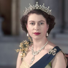 Изображение королевы и медицинская карта