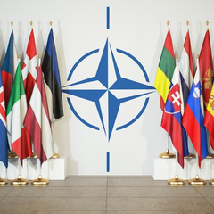 Зображення дипломатів на зустрічі РФ і НАТО