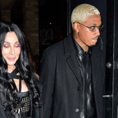 Заручини Шер с молодым кавалером