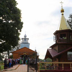 Фото схватки между сторонниками УПЦ
