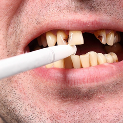 Закладений тютюновий виріб на столі