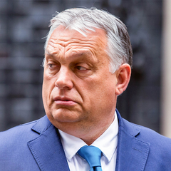 Президент Орбан выступает на пресс-конференции