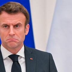 Макрон отримав відрізаний палець у посилці