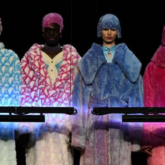 Модні костюми змінюють колір на сонці