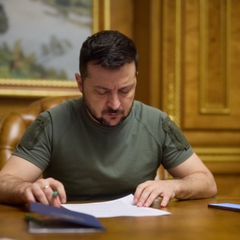 Владимир Зеленский подписал закон о изменении территориального устройства Крыма