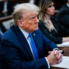 Дональд Трамп в судебном зале