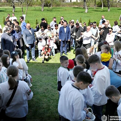 Рекордне катання великодніх яєць на Буковині