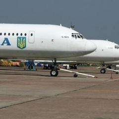 Цивільний літак на злітній смузі