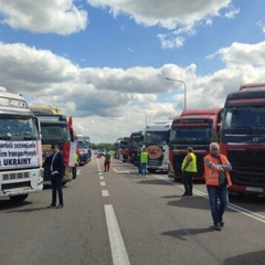 Польщу покарають за блокаду вантажівок