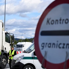 Автомобілі в чергах під час блокування кордону