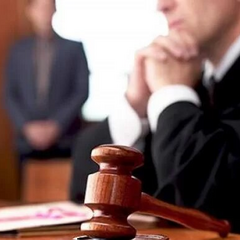 Суддя з зарплатою