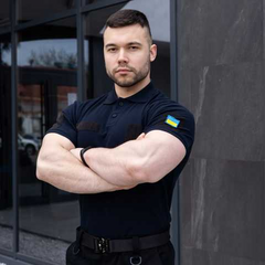 Простота и современный стиль: выбираем военное поло  