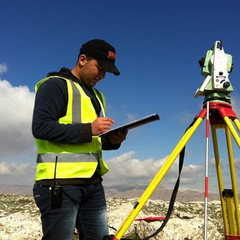 Геодезист заробляє на місяць