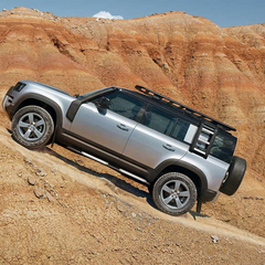 Defender в екстремальних умовах: як Land Rover долає найважчі маршрути світу