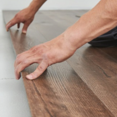 Кварц-вінілова плитка для підлоги: кому вона дійсно потрібна? 