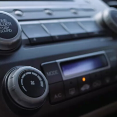 Маленькі та корисні: як вибрати хороші автомагнітоли для свого авто?
