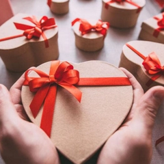 ТОП-5 идей подарков для женщин