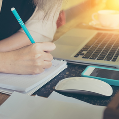 Украинских школьников будут обучать основам финансов и бизнеса. Фото: pon.org.ua