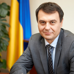Гетманцев предложил снизить зарплаты чиновников