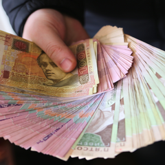 How much money do Ukrainians hold
