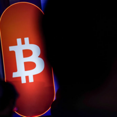 Біткоїн впав до максимуму листопада 2024 року