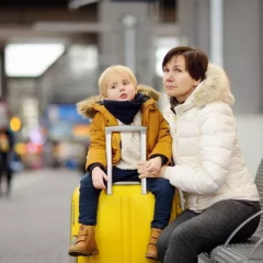 Border crossing with a child