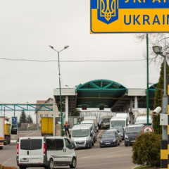 Очереди на границе перед Пасхой
