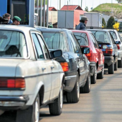 Electronic queue for passenger cars