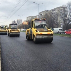 A section of Stryiska Street during asphalting works