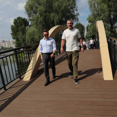 На Оболоні відкрили Вільнюський сквер і пішохідний міст