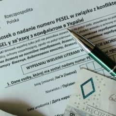 Українцям у Польщі відмовляють у наданні PESEL UKR