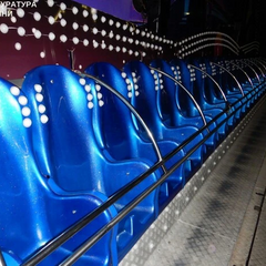 Двоє підлітків випали з атракціону